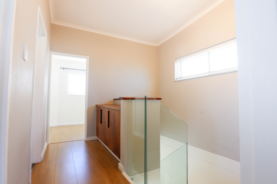 4 Bedroom Property for Sale in Beachfront Western Cape